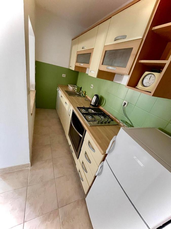 Apartments Leo Petrcane Bagian luar foto