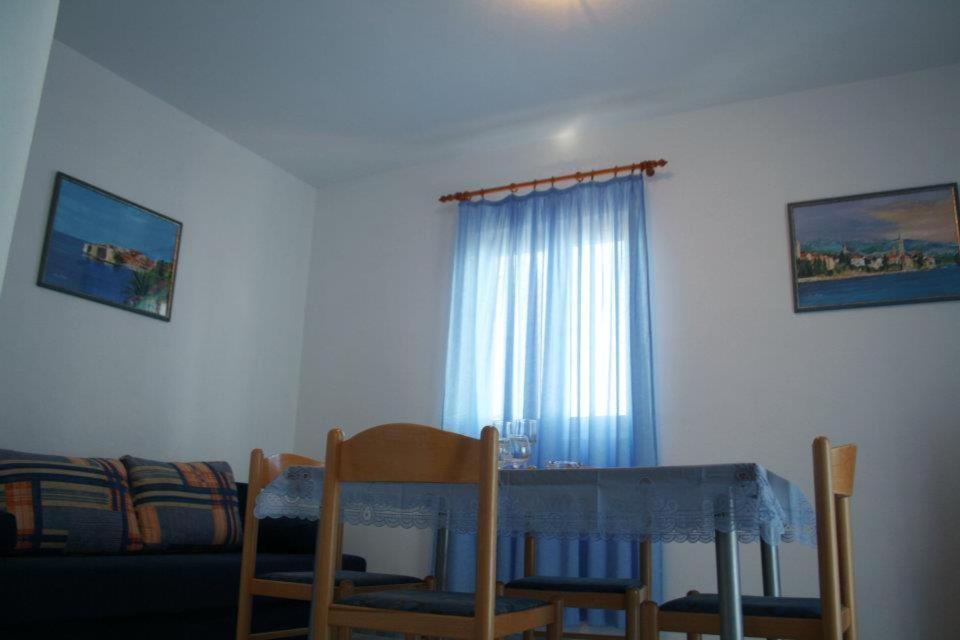 Apartments Leo Petrcane Bagian luar foto
