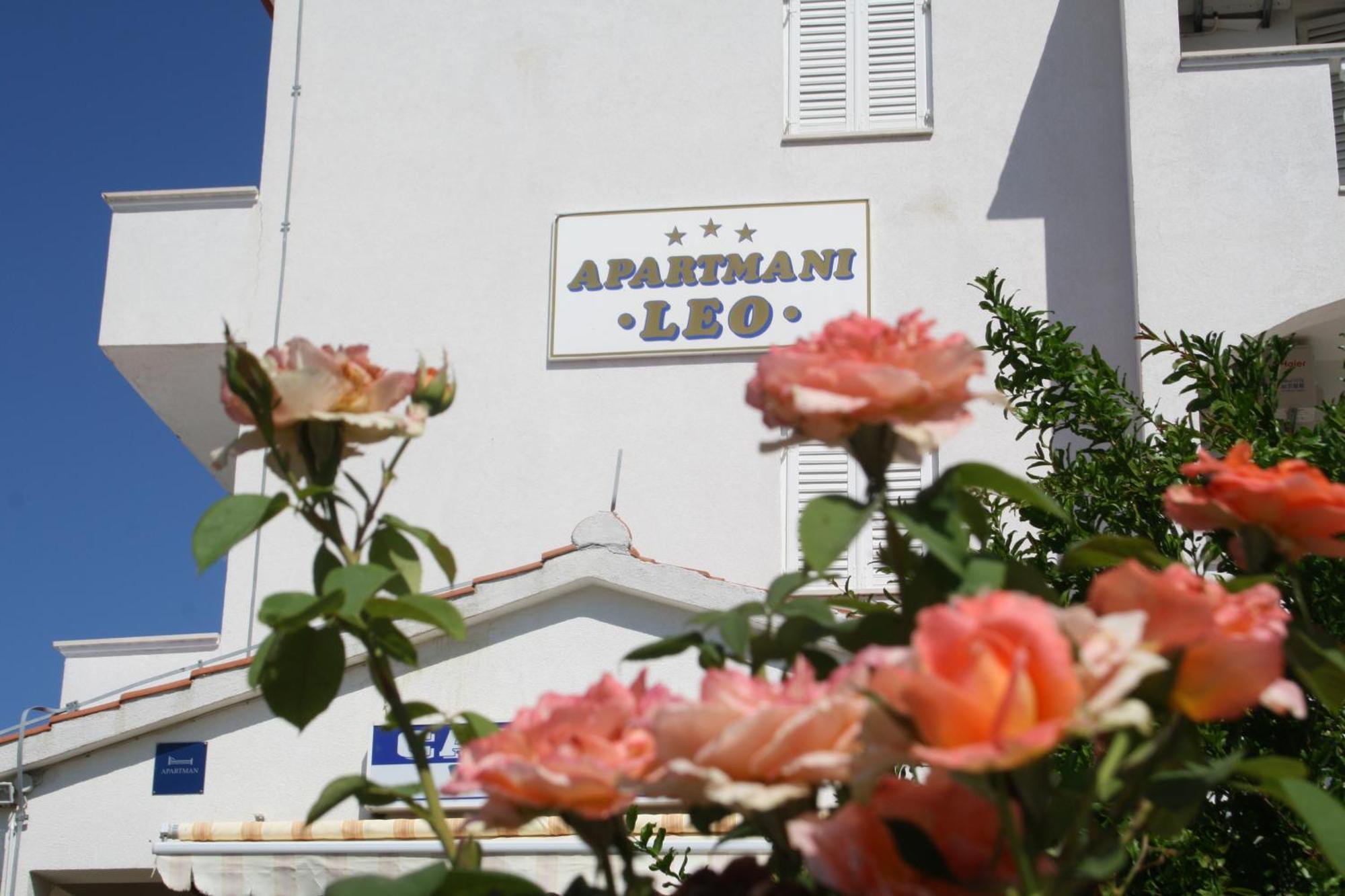 Apartments Leo Petrcane Bagian luar foto